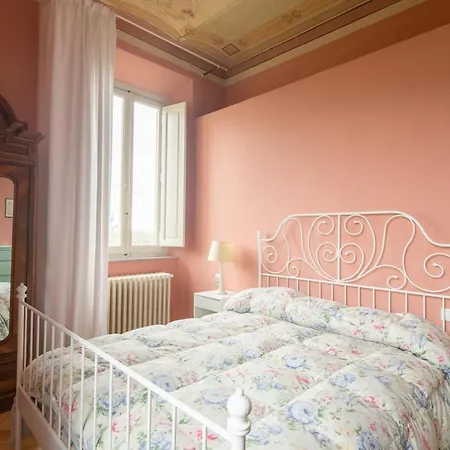 Rose By Vacavilla * Cecina (Pistoia)